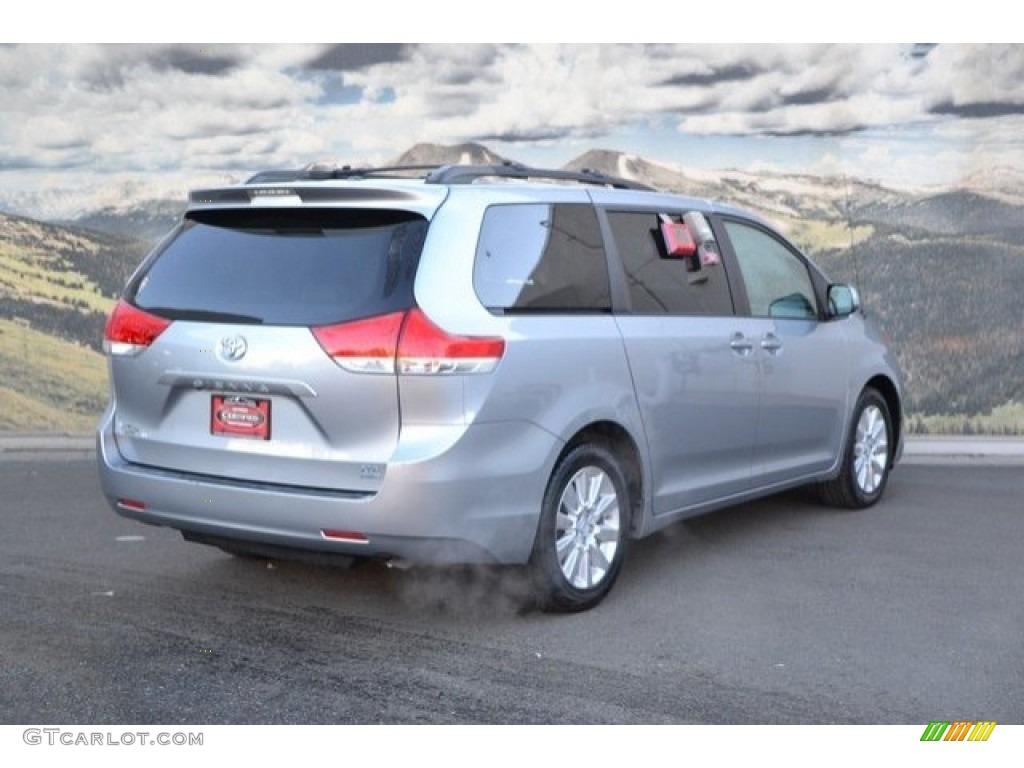 2014 Sienna XLE AWD - Silver Sky Metallic / Light Gray photo #3