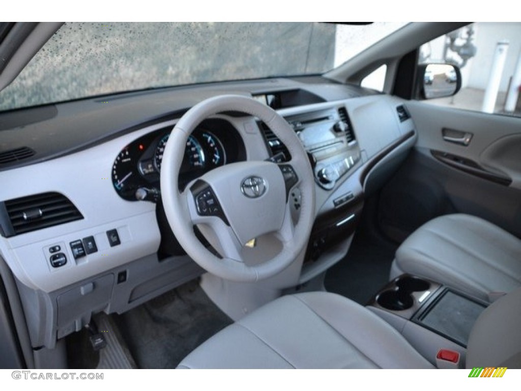 2014 Sienna XLE AWD - Silver Sky Metallic / Light Gray photo #10