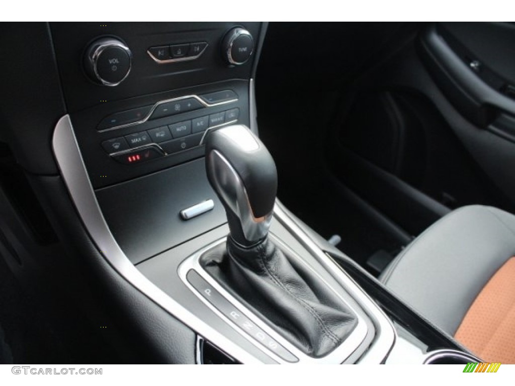2018 Ford Edge SEL Transmission Photos