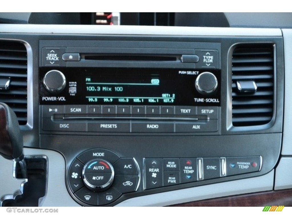 2014 Sienna XLE AWD - Silver Sky Metallic / Light Gray photo #16