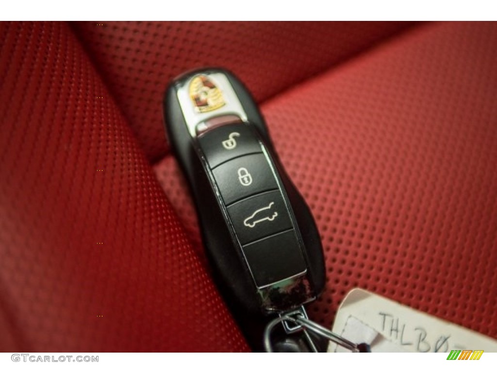 2017 Porsche Macan Standard Macan Model Keys Photo #124442773