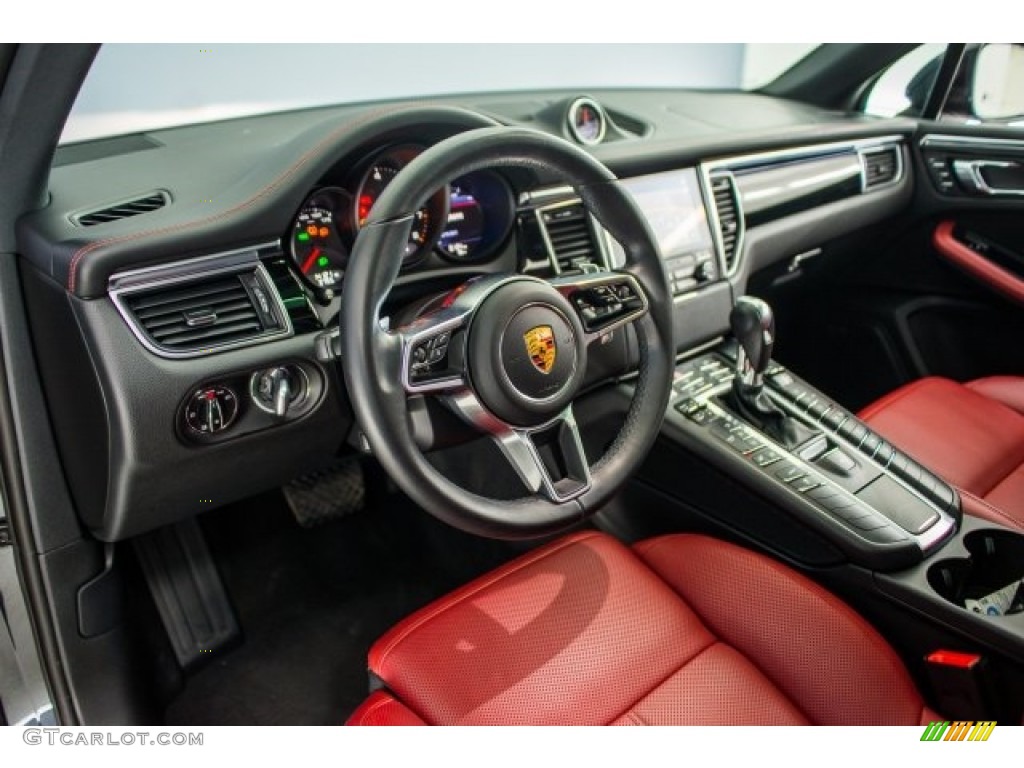 2017 Porsche Macan Standard Macan Model Black/Garnet Red Dashboard Photo #124442858