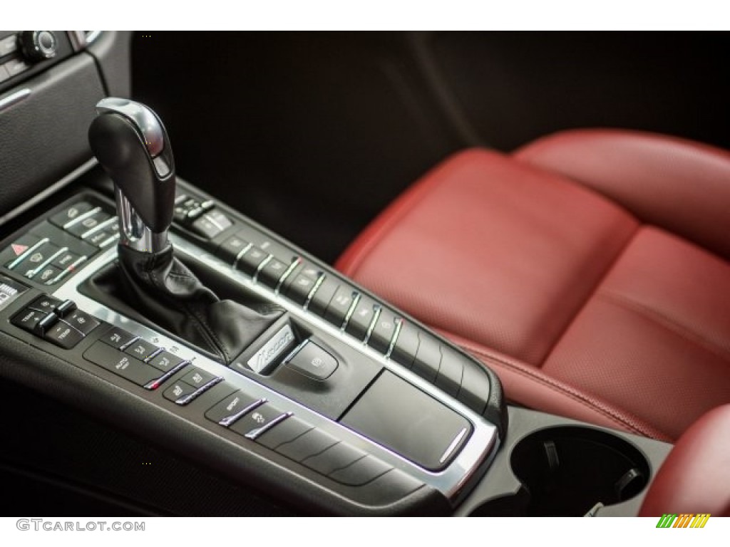 2017 Porsche Macan Standard Macan Model Controls Photos