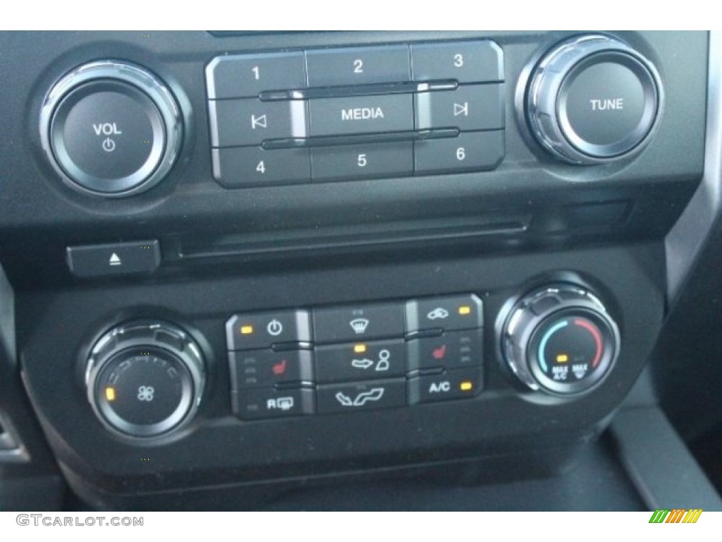 2018 F150 XLT SuperCrew 4x4 - Ingot Silver / Earth Gray photo #14