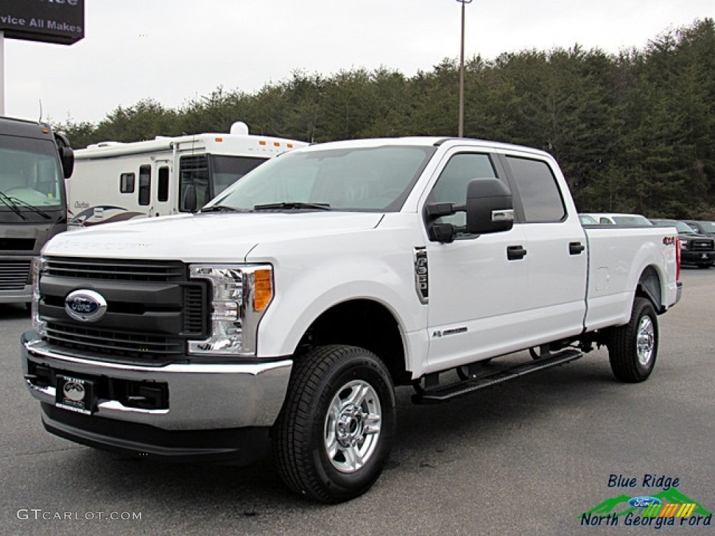 2017 F350 Super Duty XL Crew Cab 4x4 - Oxford White / Medium Earth Gray photo #1