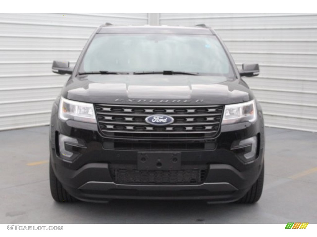 2017 Explorer XLT - Shadow Black / Sport Appearance Dark Earth Gray photo #2