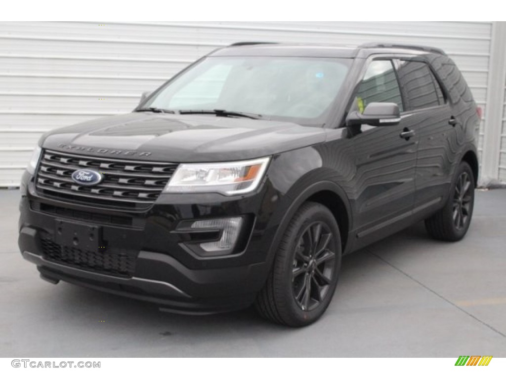 2017 Explorer XLT - Shadow Black / Sport Appearance Dark Earth Gray photo #3