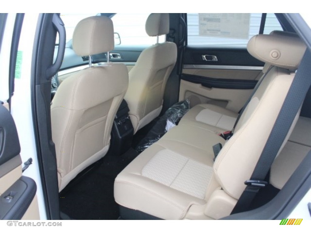 2017 Explorer FWD - Oxford White / Medium Light Camel photo #20