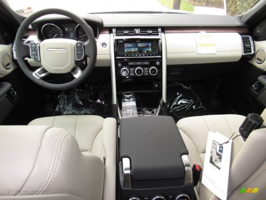 2017 Land Rover Discovery HSE Dashboard Photos