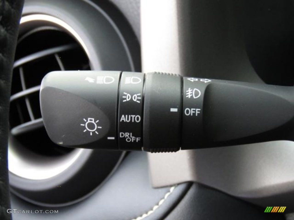 2018 Toyota RAV4 Limited Controls Photo #124457067