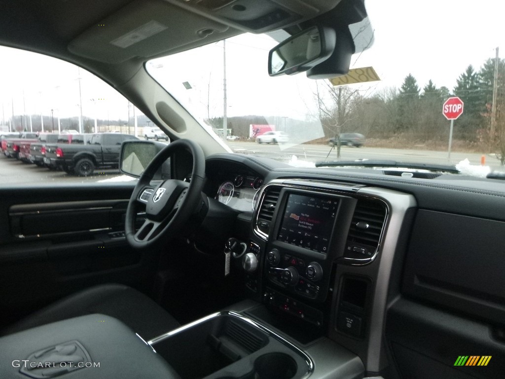 2018 1500 Sport Quad Cab 4x4 - Bright White / Black photo #11