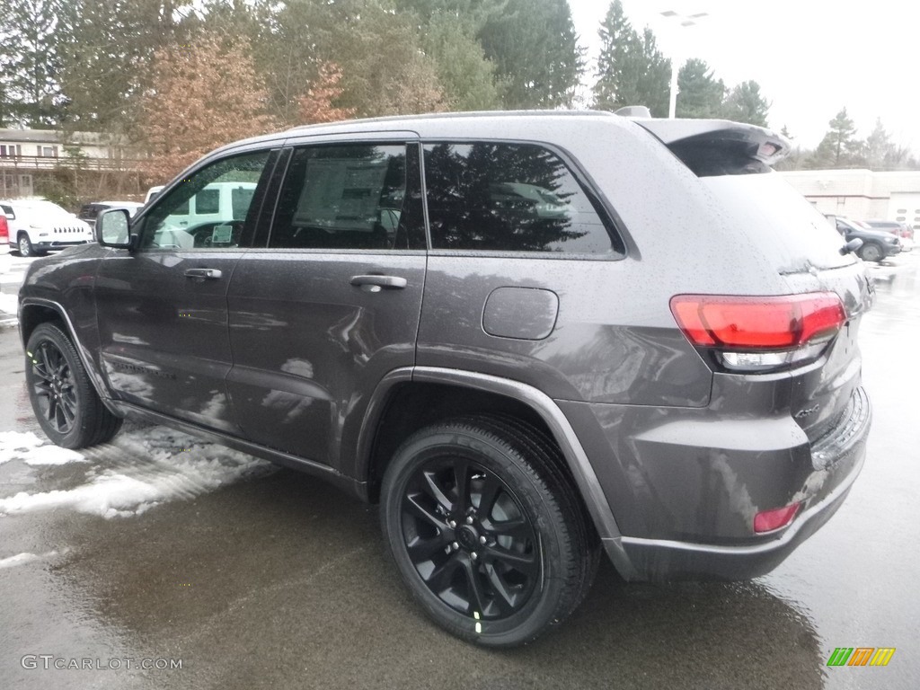 2018 Grand Cherokee Altitude 4x4 - Granite Crystal Metallic / Black photo #3