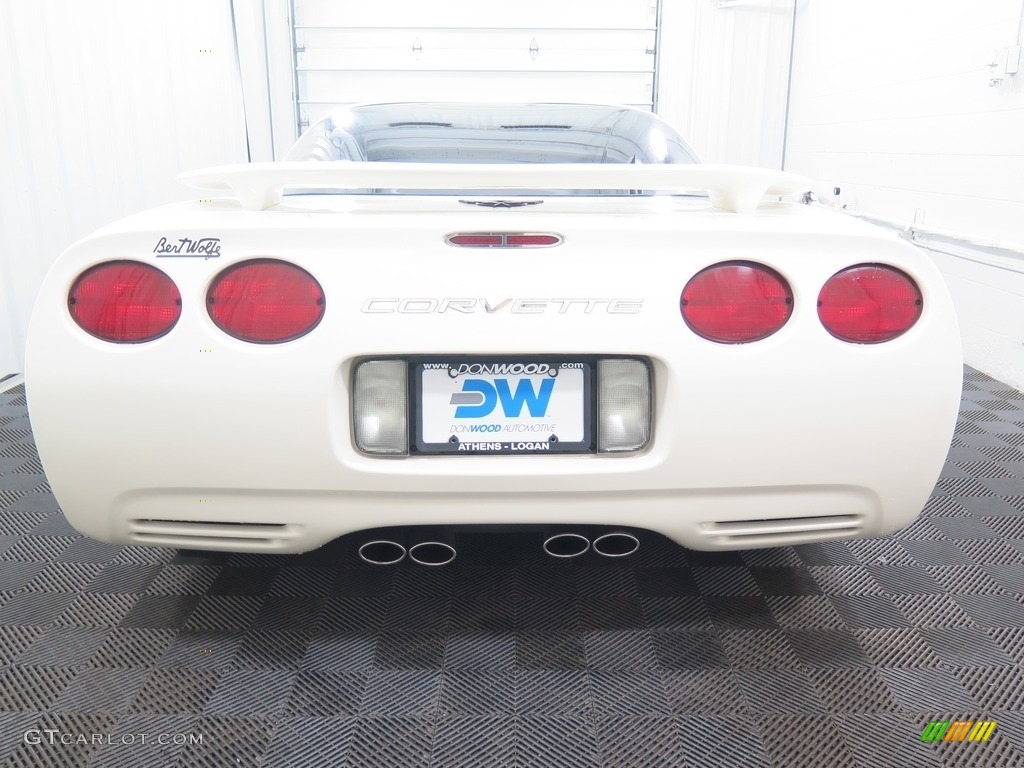 2002 Corvette Coupe - Speedway White / Black photo #14