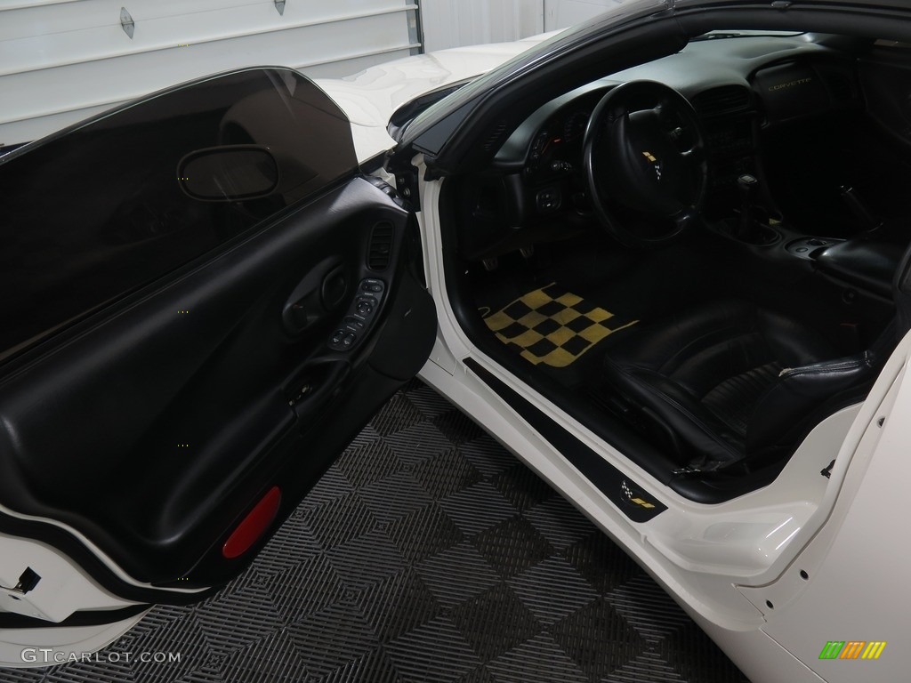 2002 Corvette Coupe - Speedway White / Black photo #28