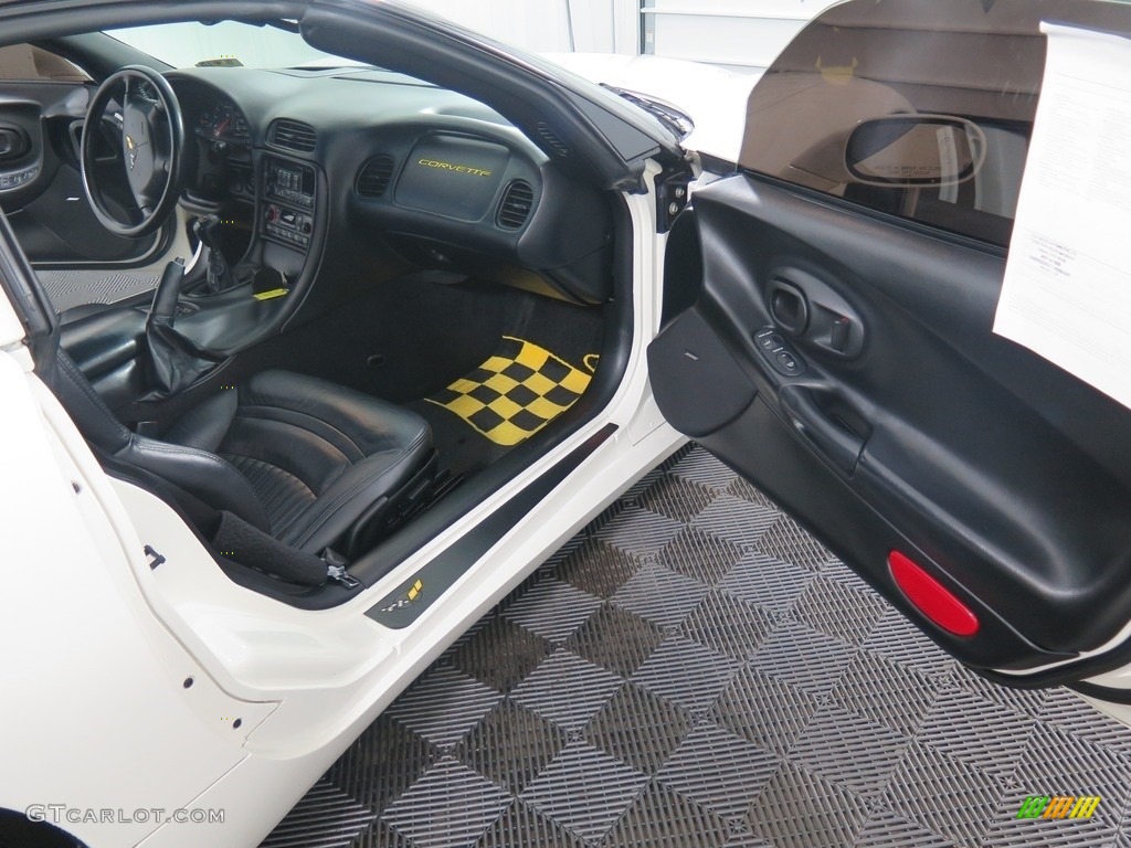 2002 Corvette Coupe - Speedway White / Black photo #29