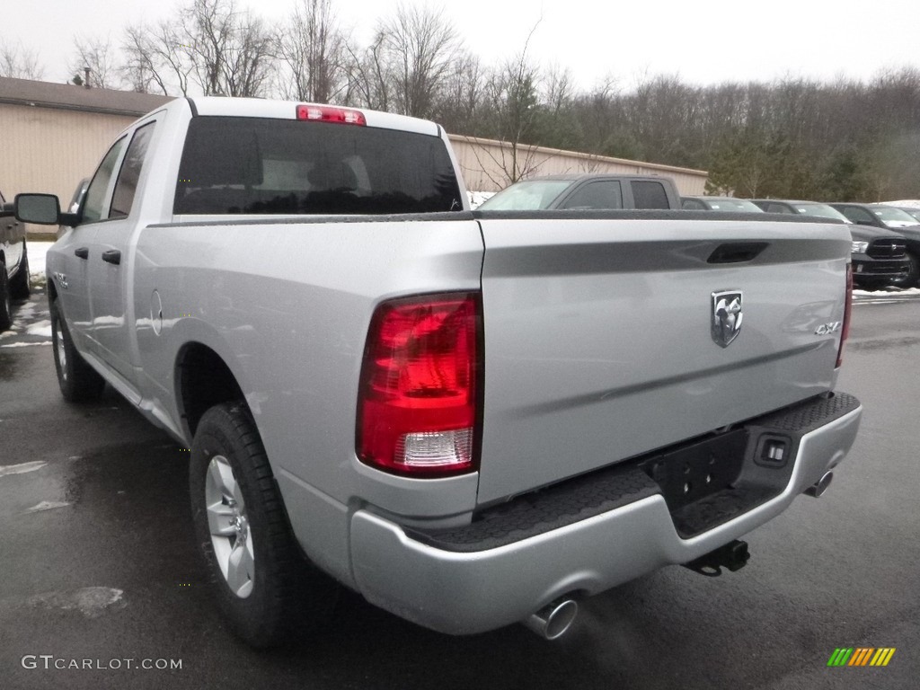 2018 1500 Express Quad Cab 4x4 - Bright Silver Metallic / Black/Diesel Gray photo #3