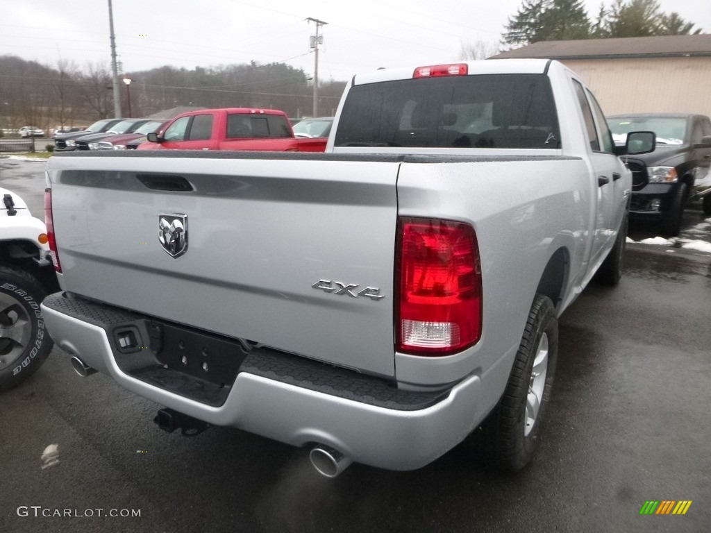 2018 1500 Express Quad Cab 4x4 - Bright Silver Metallic / Black/Diesel Gray photo #5