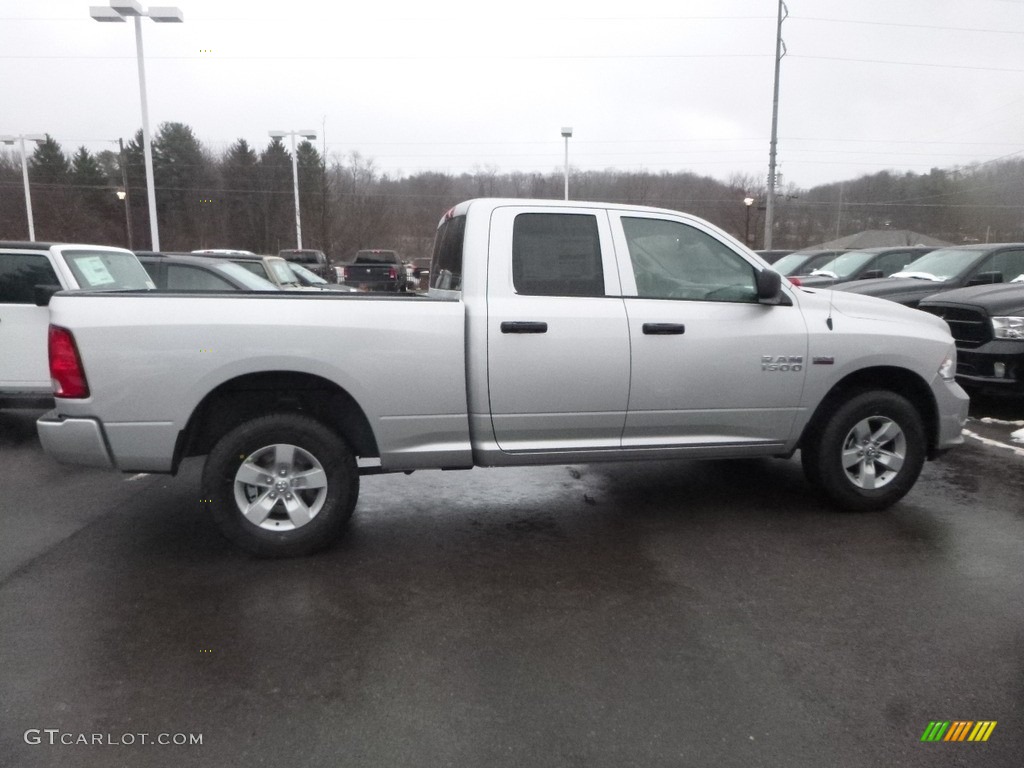 2018 1500 Express Quad Cab 4x4 - Bright Silver Metallic / Black/Diesel Gray photo #6