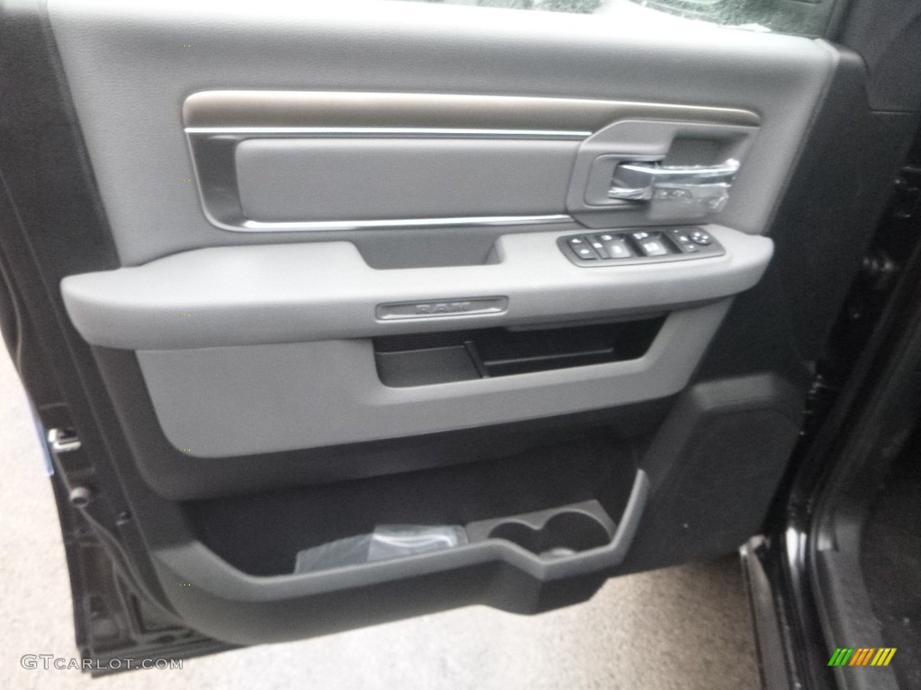 2018 1500 Big Horn Crew Cab 4x4 - Brilliant Black Crystal Pearl / Black/Diesel Gray photo #13