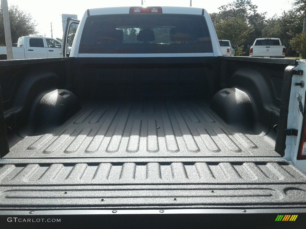 2018 1500 Tradesman Quad Cab - Bright White / Black/Diesel Gray photo #19