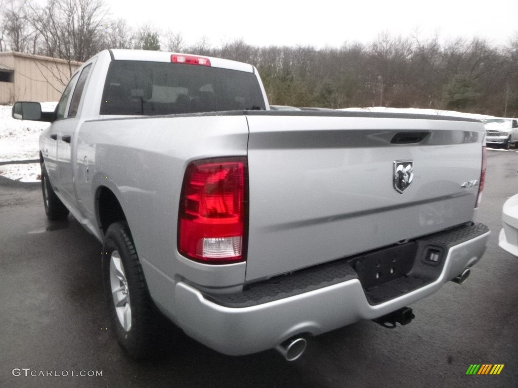 2018 1500 Express Quad Cab 4x4 - Bright Silver Metallic / Black/Diesel Gray photo #3