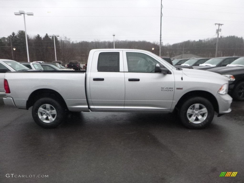 2018 1500 Express Quad Cab 4x4 - Bright Silver Metallic / Black/Diesel Gray photo #6