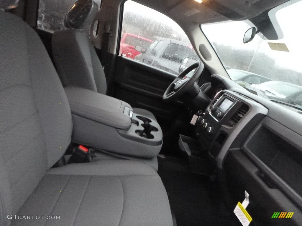 2018 1500 Express Quad Cab 4x4 - Bright Silver Metallic / Black/Diesel Gray photo #10