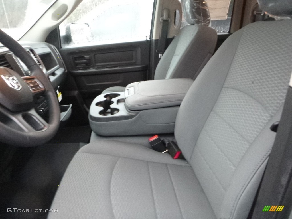 2018 1500 Express Quad Cab 4x4 - Bright Silver Metallic / Black/Diesel Gray photo #16