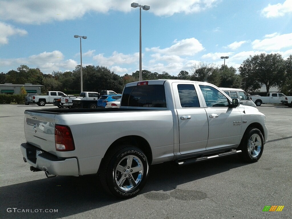 2018 1500 Express Quad Cab - Bright Silver Metallic / Black/Diesel Gray photo #5