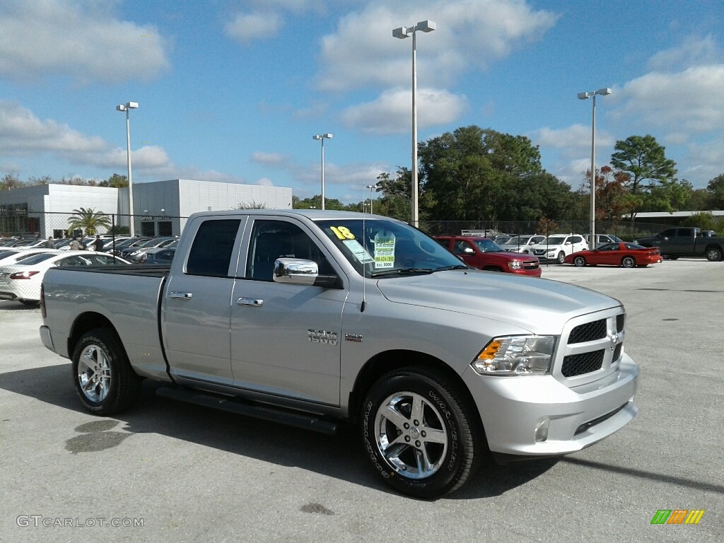 2018 1500 Express Quad Cab - Bright Silver Metallic / Black/Diesel Gray photo #7
