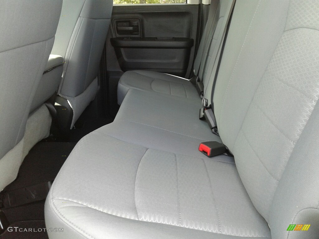 2018 1500 Express Quad Cab - Bright Silver Metallic / Black/Diesel Gray photo #10