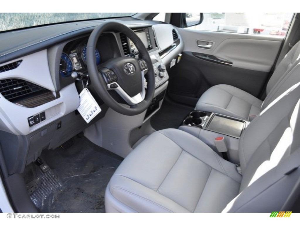 Gray Interior 2018 Toyota Sienna XLE AWD Photo #124478144