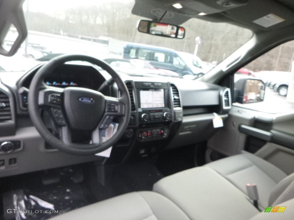 2018 F150 XLT SuperCab 4x4 - Ruby Red / Earth Gray photo #8