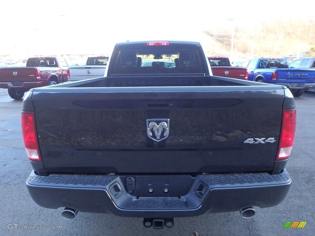 2018 1500 Express Quad Cab 4x4 - Brilliant Black Crystal Pearl / Black/Diesel Gray photo #4
