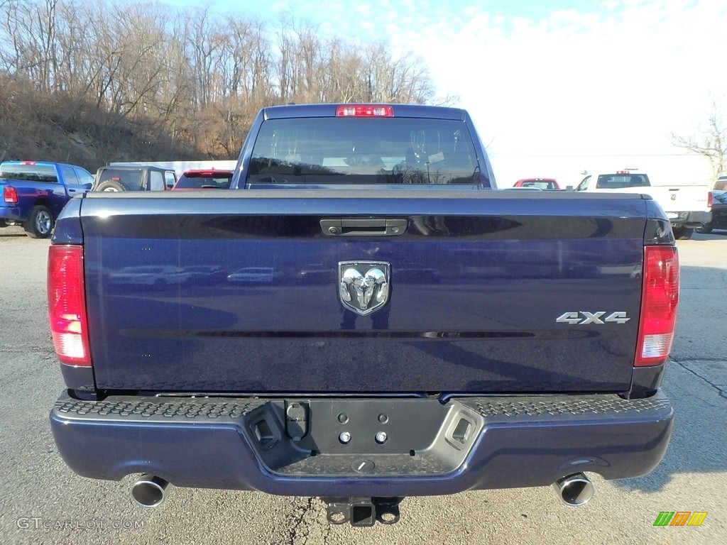 2018 1500 Express Quad Cab 4x4 - True Blue Pearl / Black/Diesel Gray photo #4