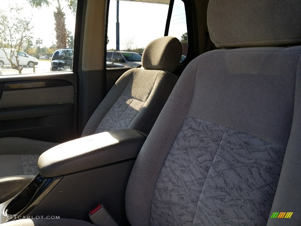 2006 Envoy SLE - Summit White / Light Gray photo #11