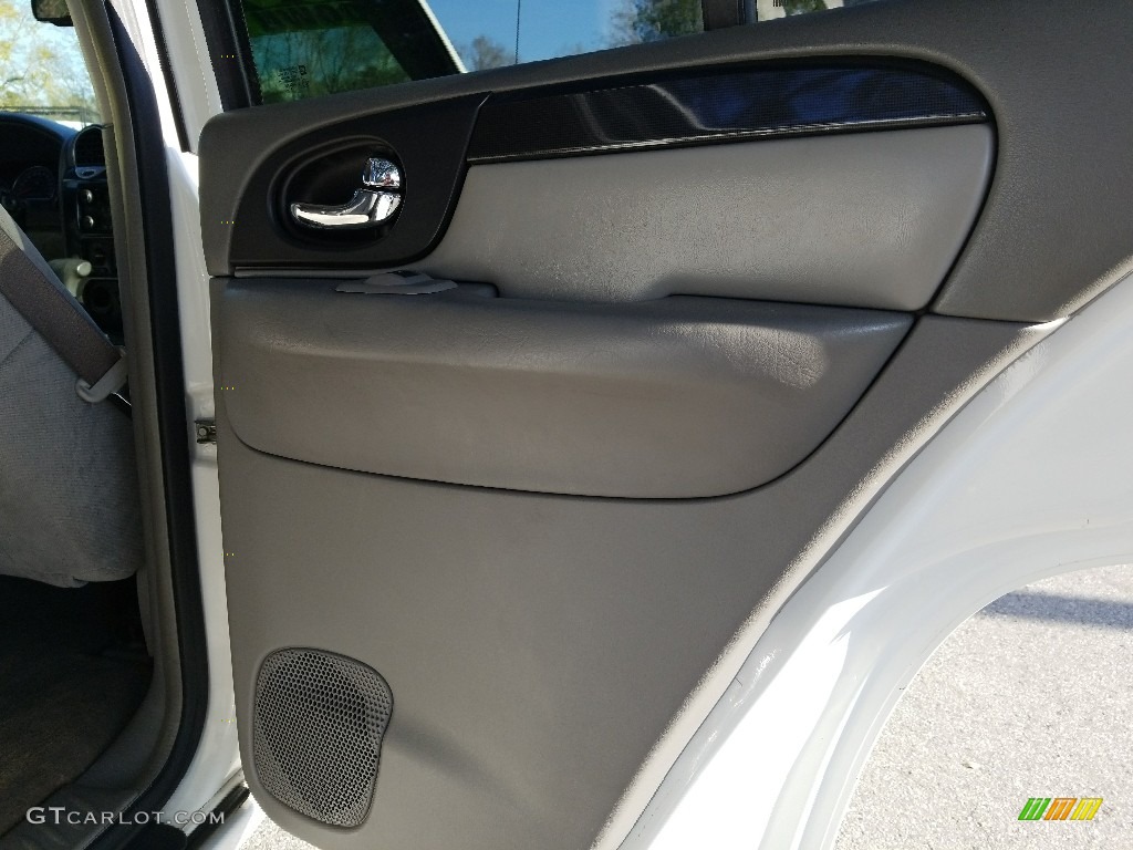 2006 Envoy SLE - Summit White / Light Gray photo #17