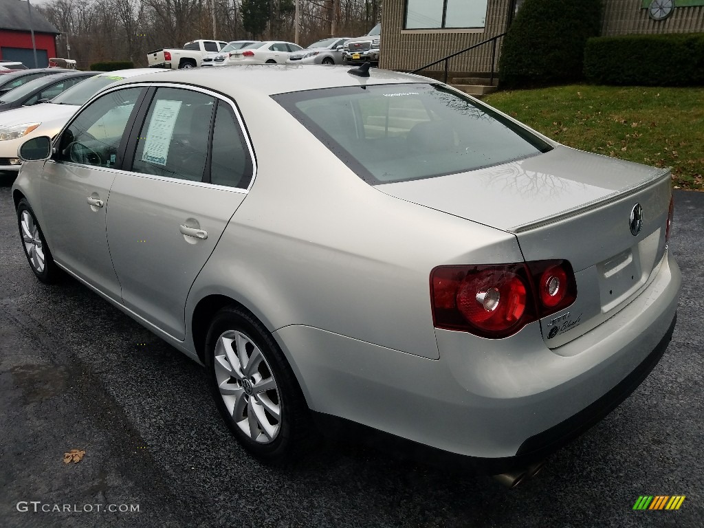 2010 Jetta SE Sedan - White Gold Metallic / Titan Black photo #2