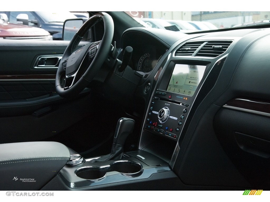 2018 Explorer Platinum 4WD - Platinum Dune / Ebony Black photo #9