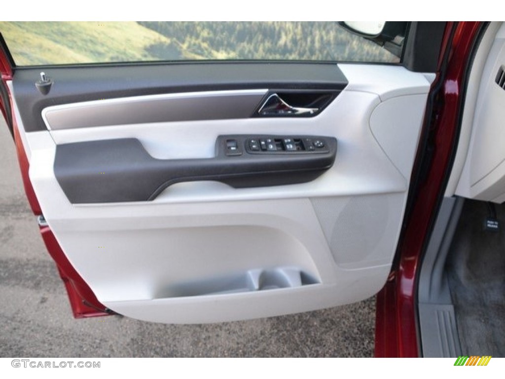 2012 Routan SE - Deep Claret Red Metallic / Aero Gray photo #16