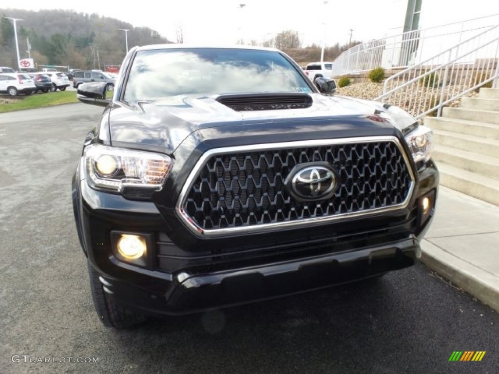 2018 Tacoma TRD Sport Double Cab 4x4 - Midnight Black Metallic / Graphite w/Gun Metal photo #3