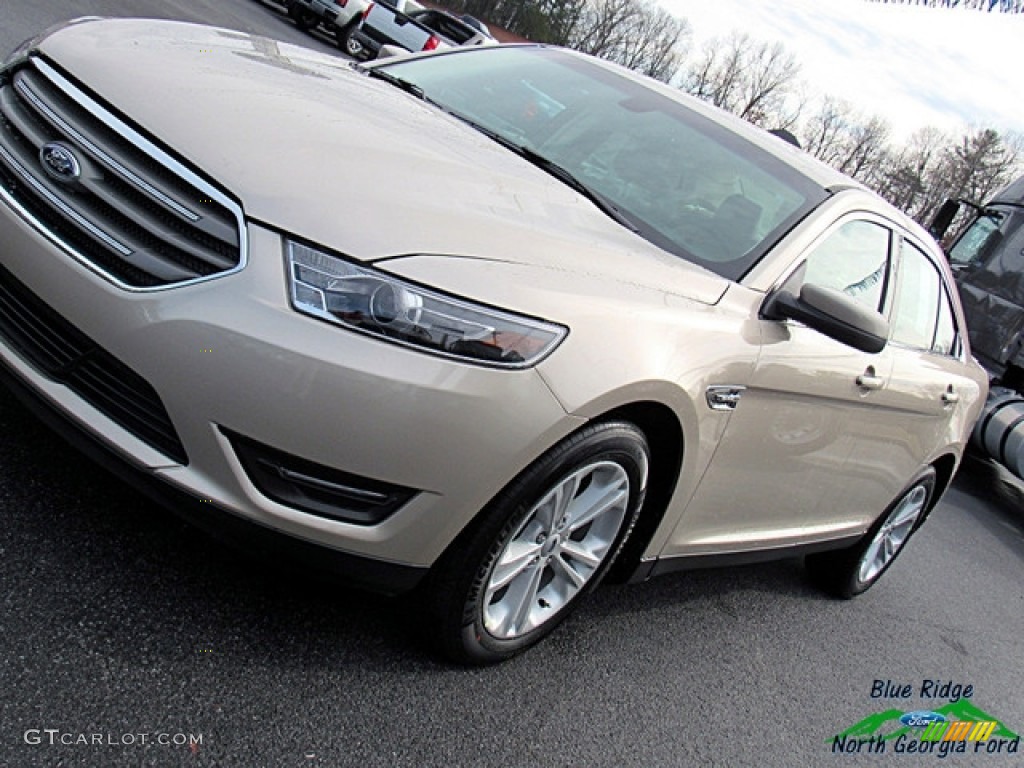 2018 Taurus SEL - White Gold / Dune photo #28