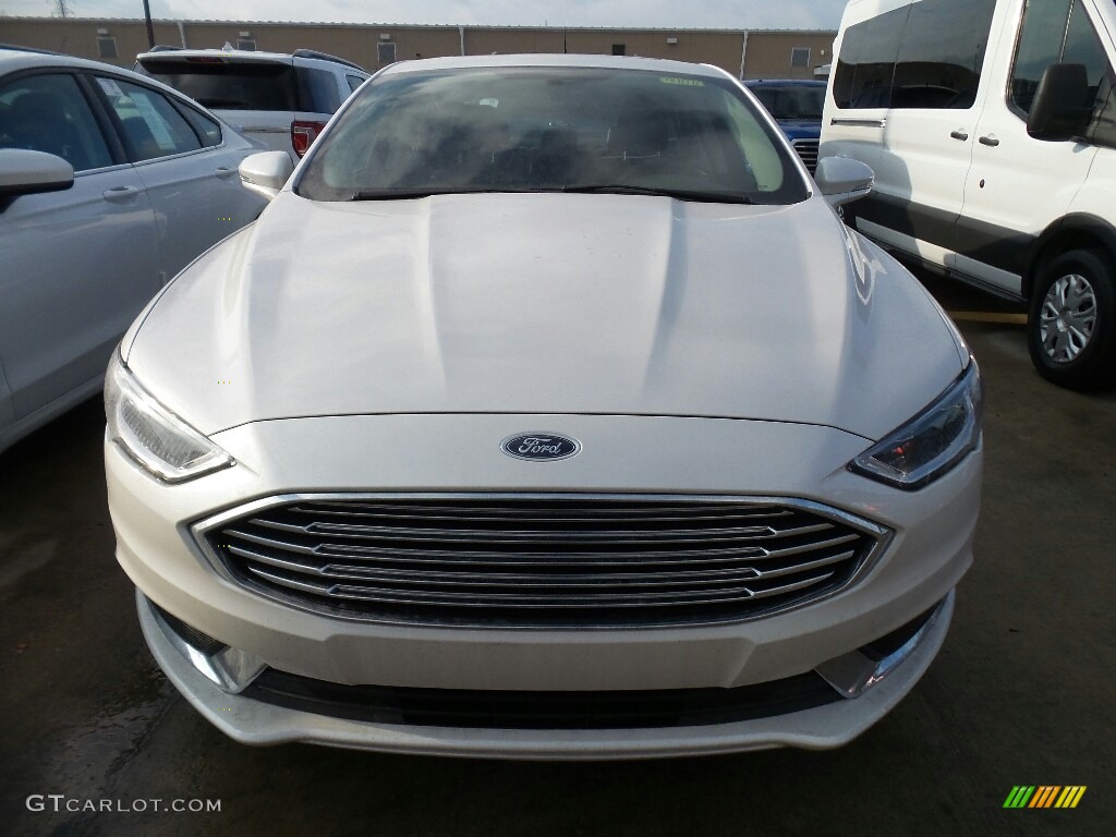 2018 Fusion SE - White Platinum / Ebony photo #2