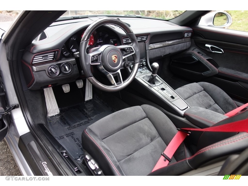 Black Interior 2017 Porsche 911 Targa 4 GTS Photo #124502303