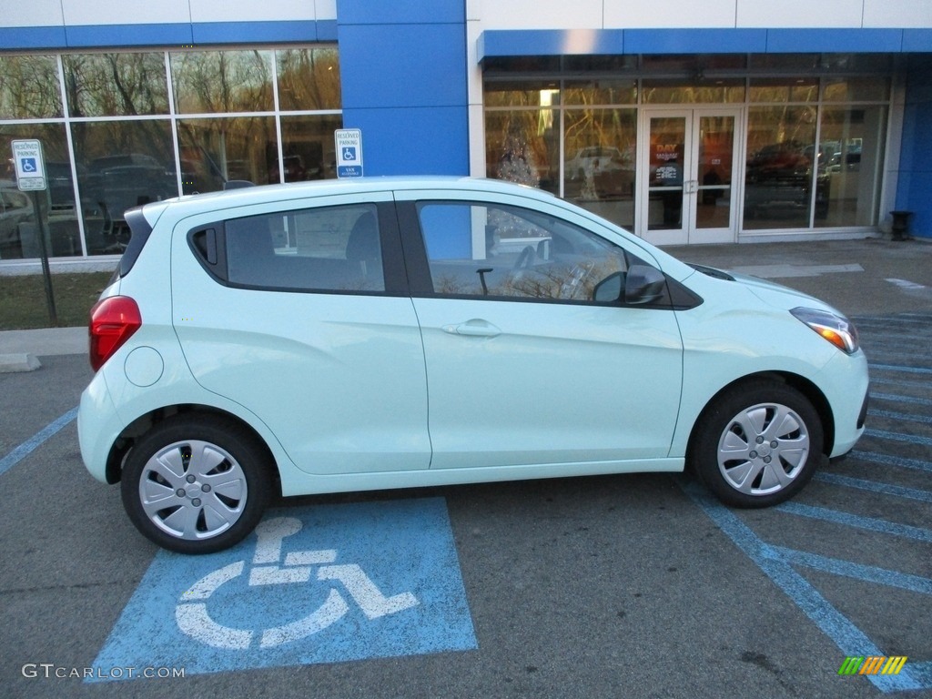 2018 Spark LS - Mint / Jet Black photo #2