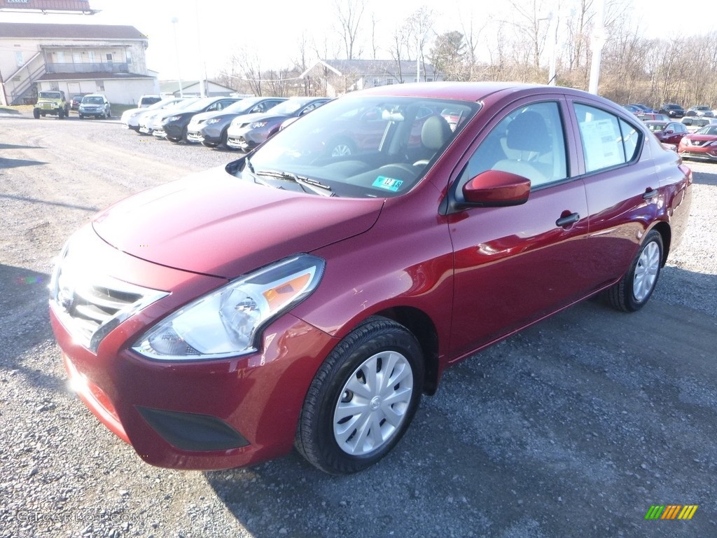 2018 Versa S - Cayenne Red Metallic / Charcoal photo #7