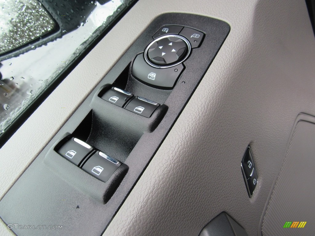 2017 F150 XLT SuperCrew - Oxford White / Light Camel photo #21