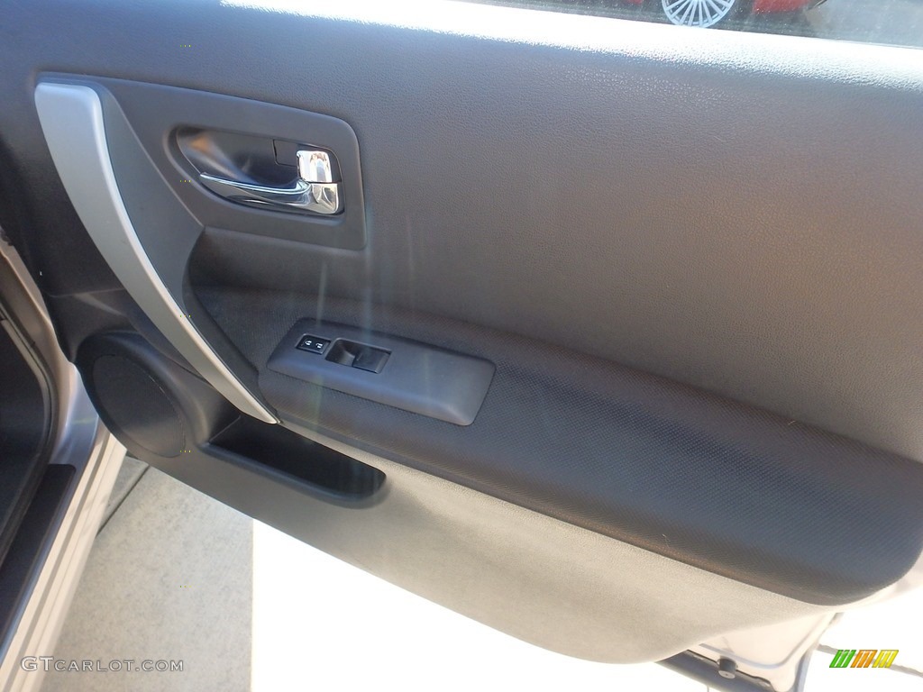 2011 Rogue SV AWD - Platinum Graphite / Black photo #13
