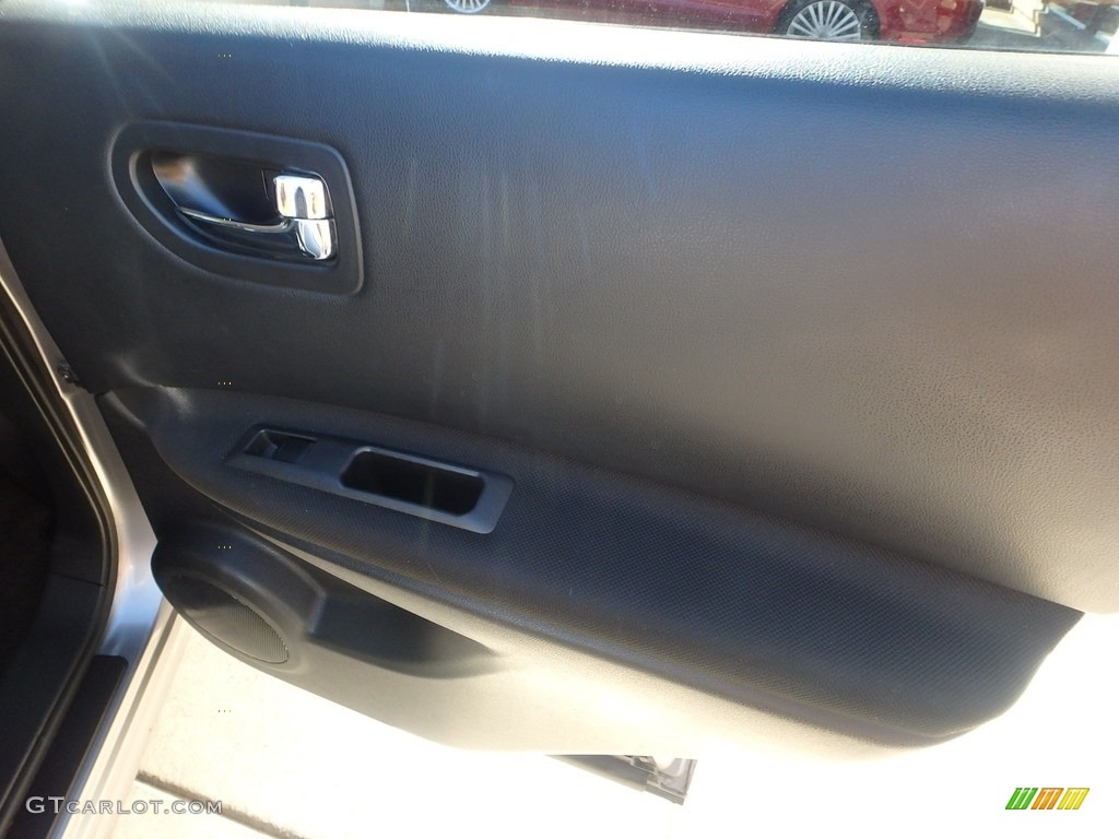 2011 Rogue SV AWD - Platinum Graphite / Black photo #15
