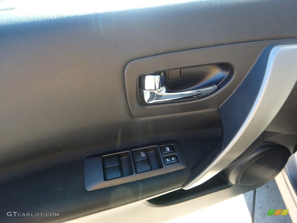 2011 Rogue SV AWD - Platinum Graphite / Black photo #19